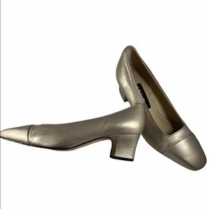 Vaneli Opal Pearl Nappa Pumps Size 4.5